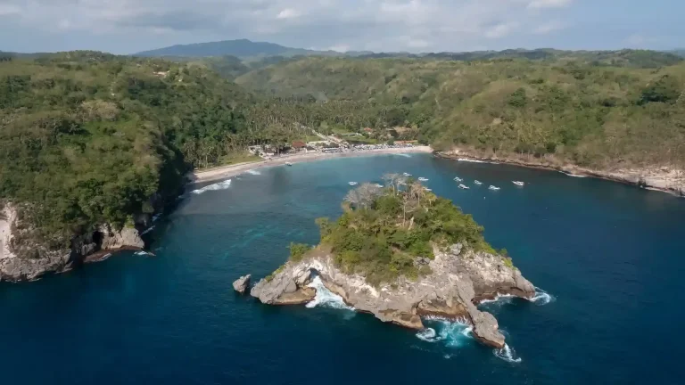 Hong Kong to Bali Travel Guide vs Alternatives Comparison